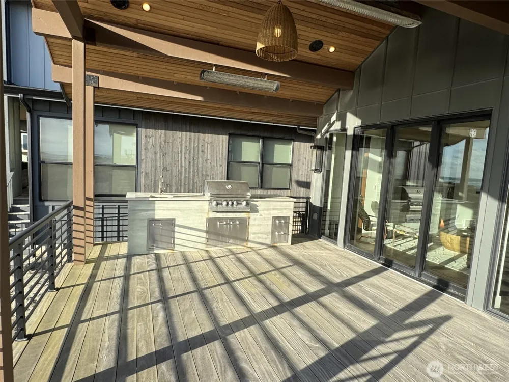 911 Dune Crest Westport, WA 98595