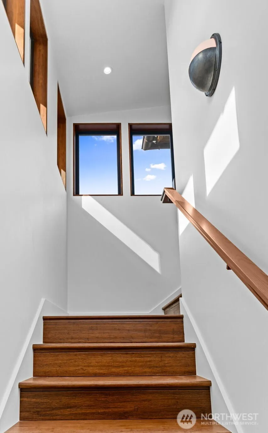 911 Dune Crest Westport, WA 98595