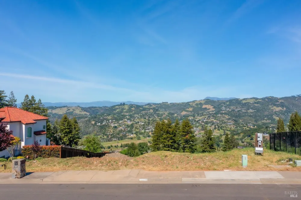 3888 Skyfarm Drive Santa Rosa, CA 95403