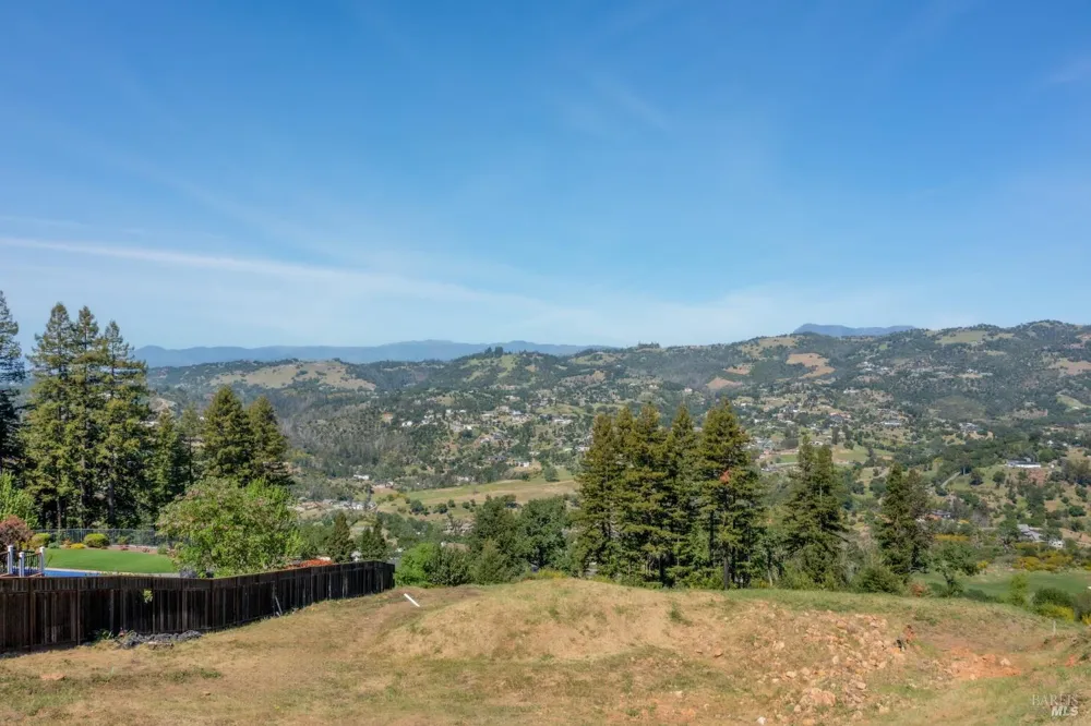 3888 Skyfarm Drive Santa Rosa, CA 95403