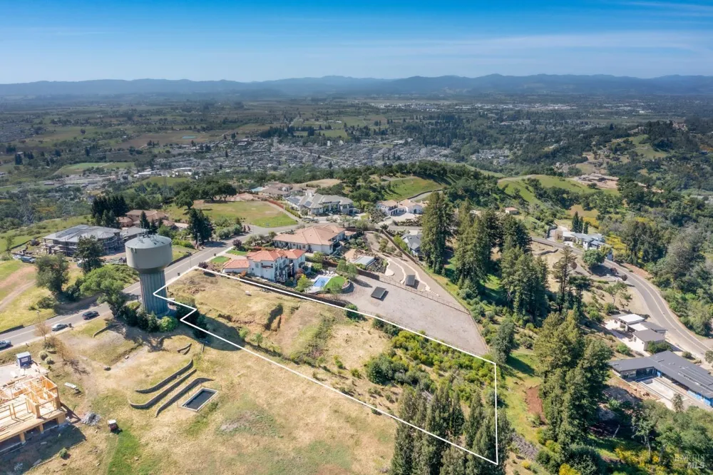 3888 Skyfarm Drive Santa Rosa, CA 95403