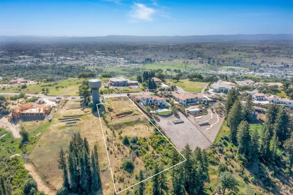 3888 Skyfarm Drive Santa Rosa, CA 95403