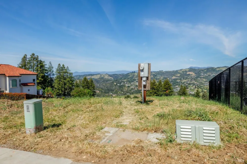 3888 Skyfarm Drive Santa Rosa, CA 95403