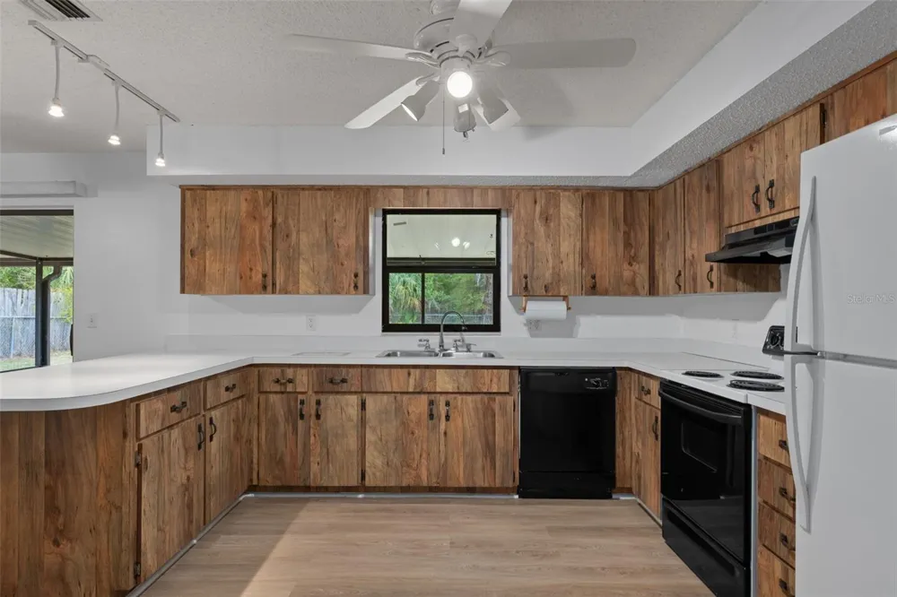 7095 W GREENWOOD LANE Crystal River, FL 34429