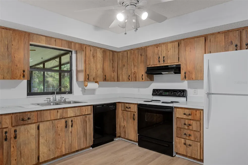 7095 W GREENWOOD LANE Crystal River, FL 34429