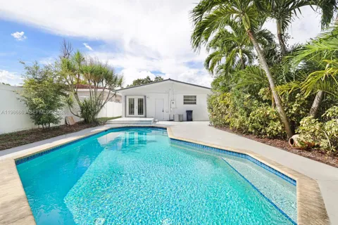 8850 NE 4th Ave