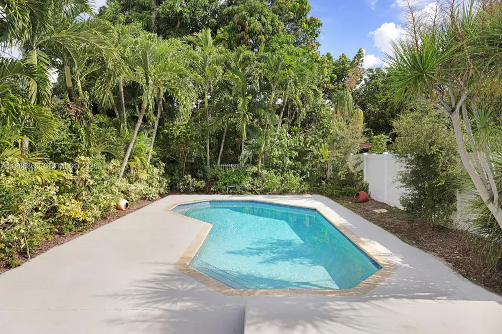8850 NE 4th Ave El Portal, FL 33138
