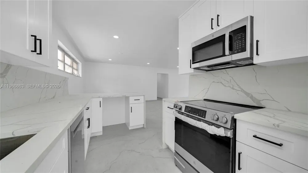 8850 NE 4th Ave El Portal, FL 33138