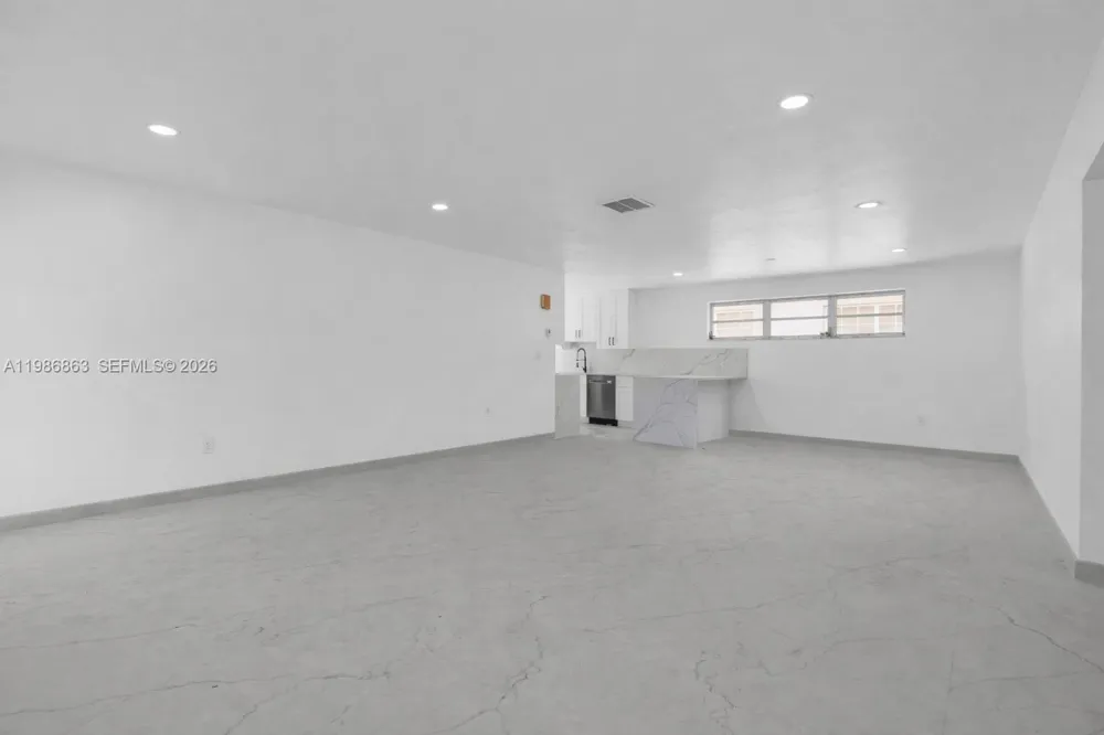 8850 NE 4th Ave El Portal, FL 33138