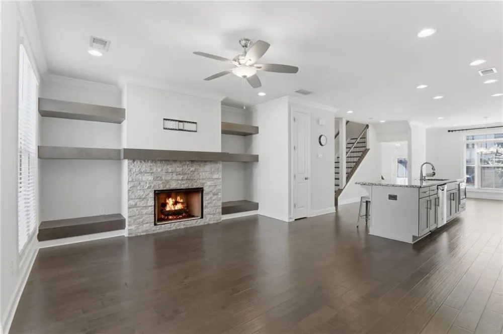 2051 Glenview Park Circle Duluth, GA 30097