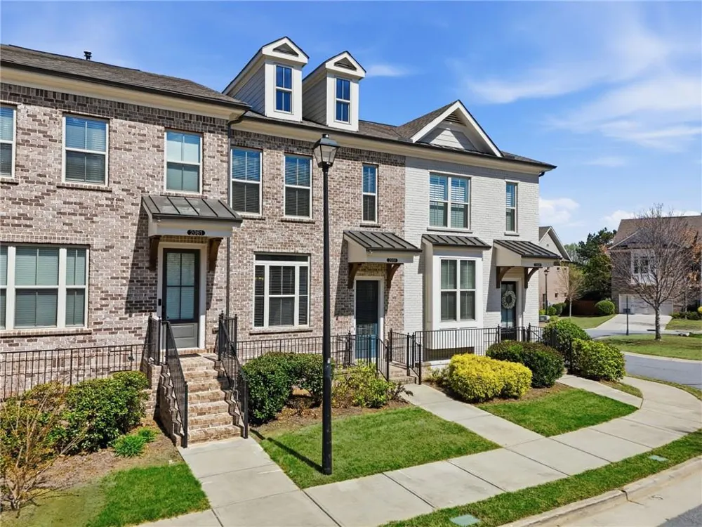 2051 Glenview Park Circle Duluth, GA 30097