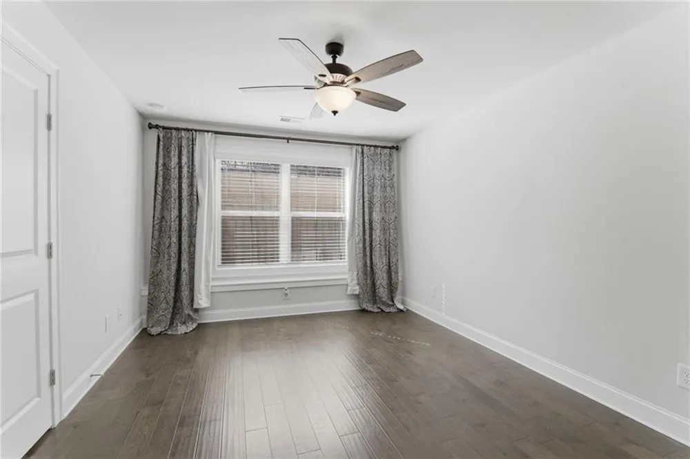2051 Glenview Park Circle Duluth, GA 30097
