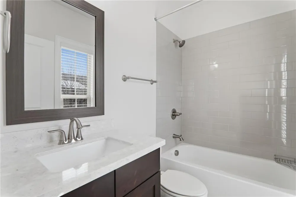 2051 Glenview Park Circle Duluth, GA 30097