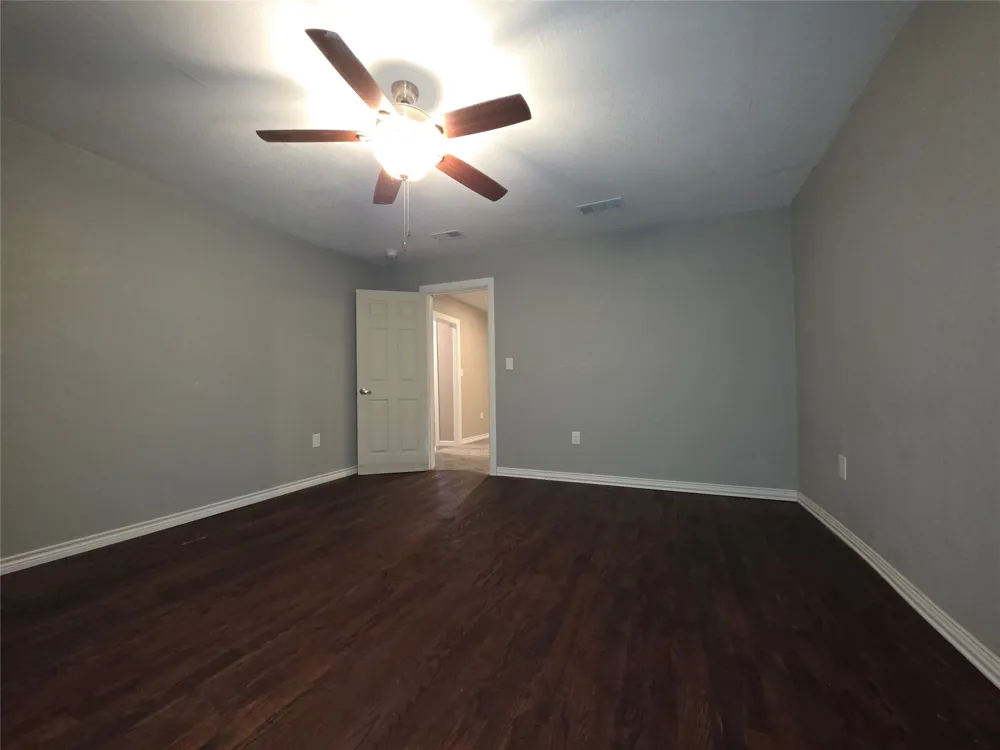 409 E Houston Street Mexia, TX 76667