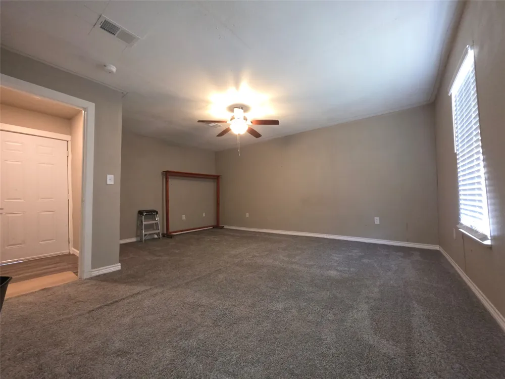 409 E Houston Street Mexia, TX 76667