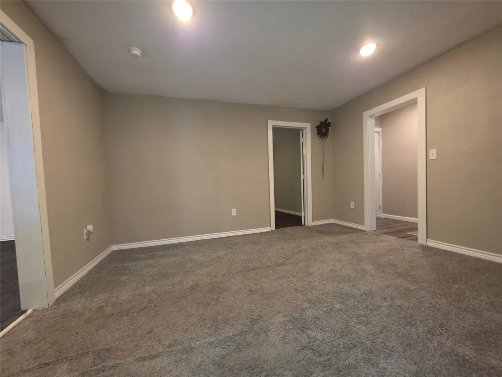 409 E Houston Street Mexia, TX 76667