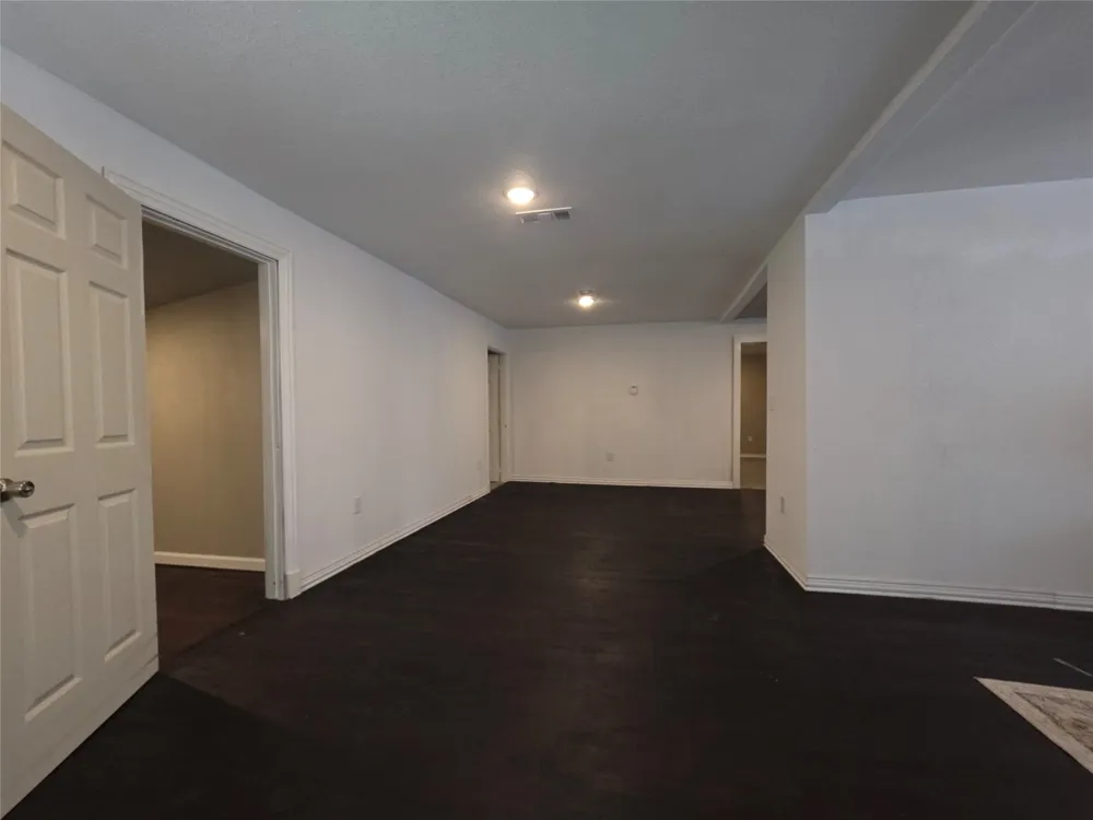 409 E Houston Street Mexia, TX 76667