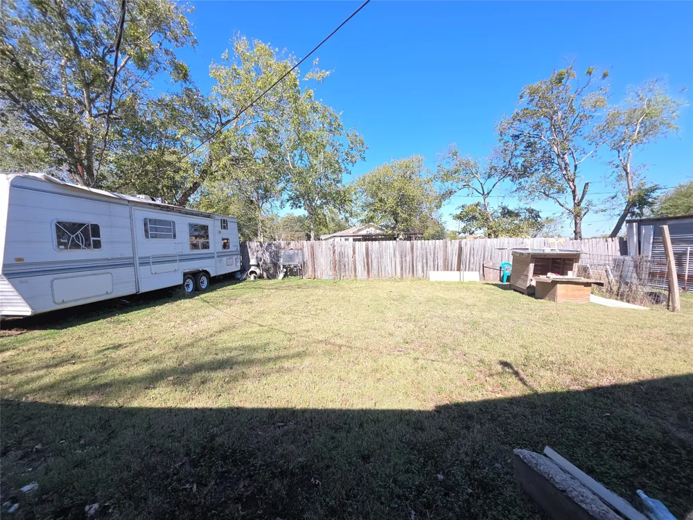409 E Houston Street Mexia, TX 76667