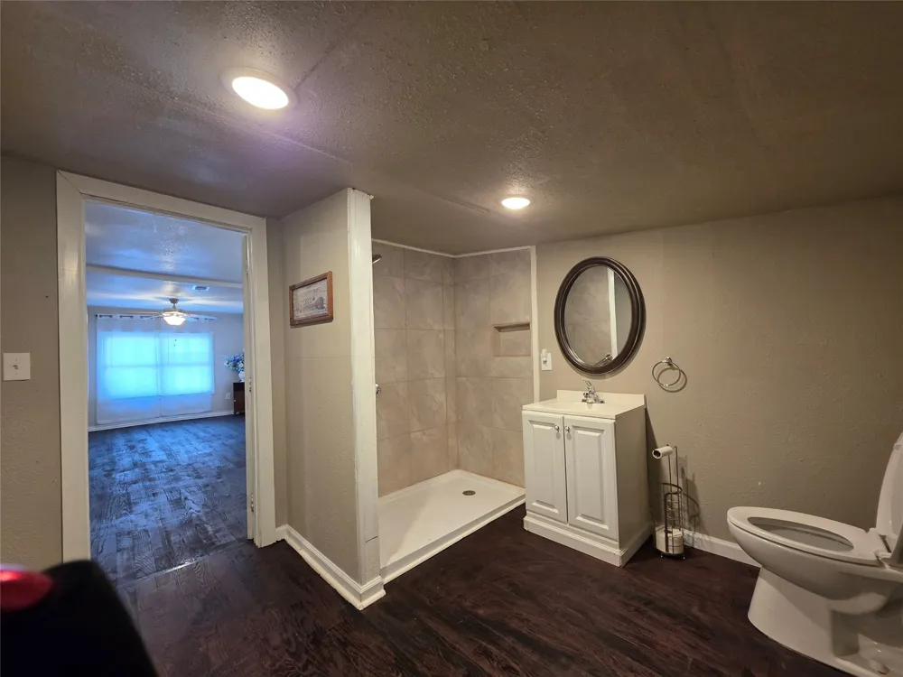 409 E Houston Street Mexia, TX 76667