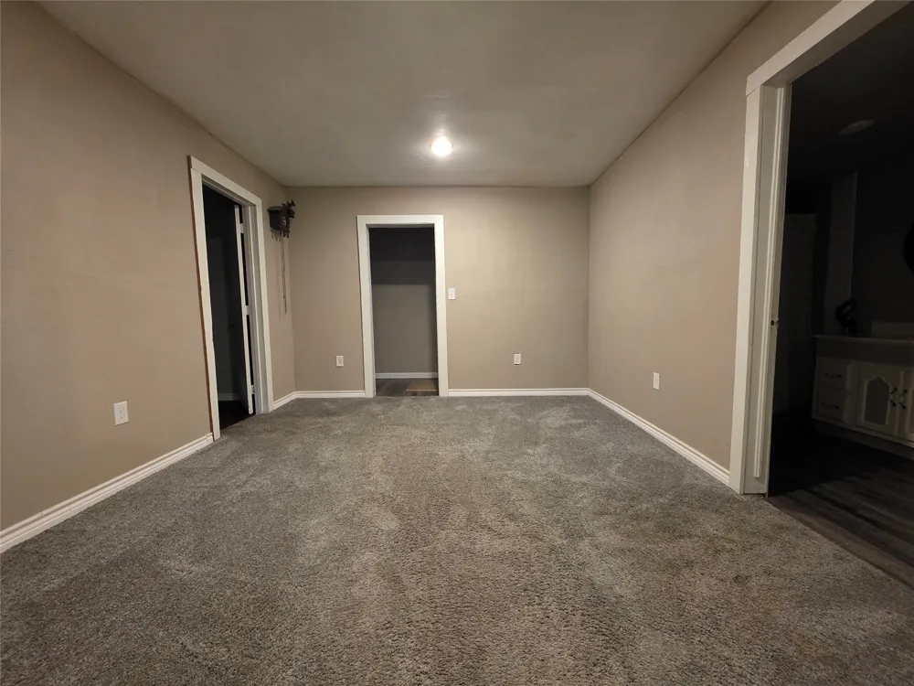409 E Houston Street Mexia, TX 76667