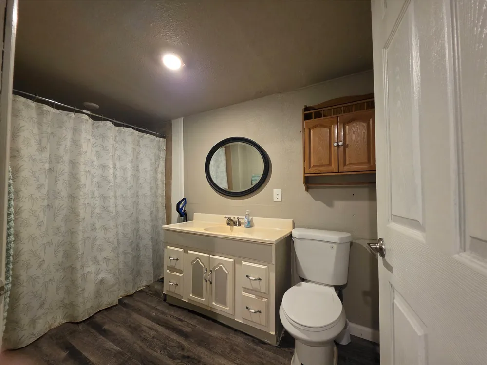409 E Houston Street Mexia, TX 76667