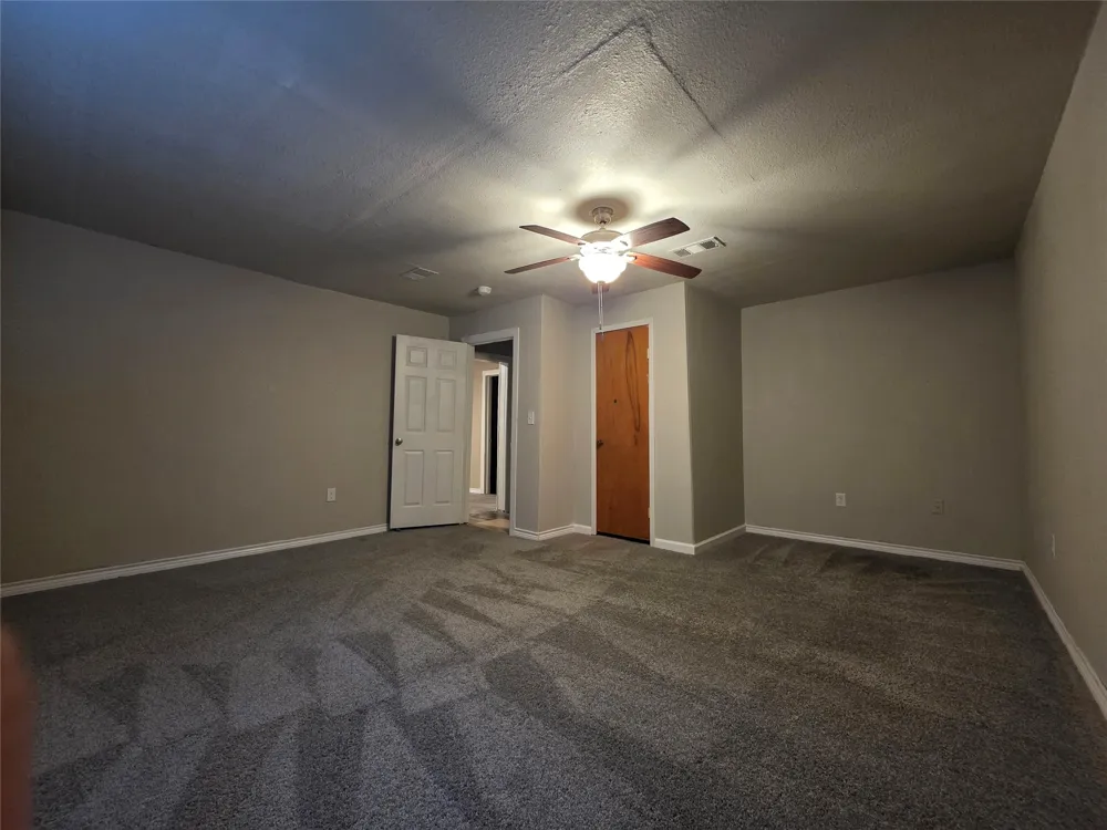 409 E Houston Street Mexia, TX 76667