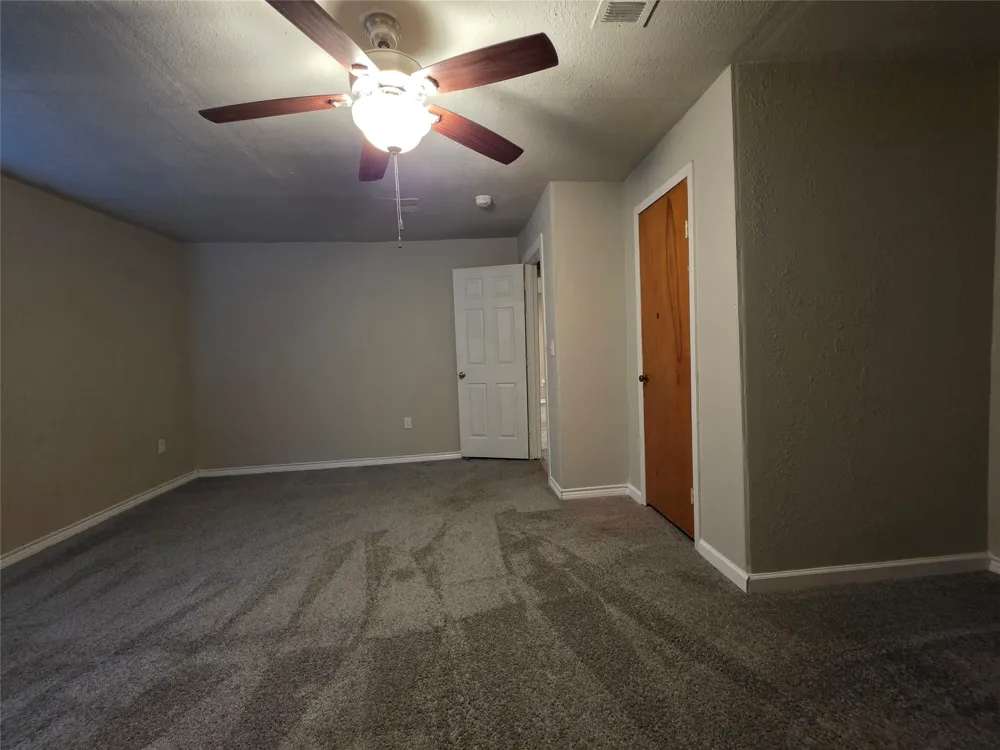 409 E Houston Street Mexia, TX 76667
