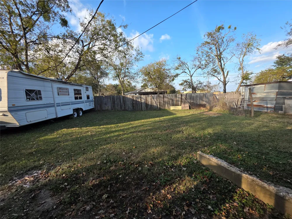 409 E Houston Street Mexia, TX 76667