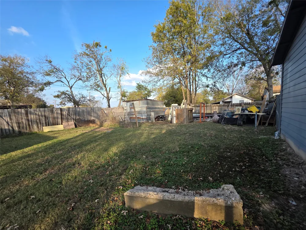 409 E Houston Street Mexia, TX 76667