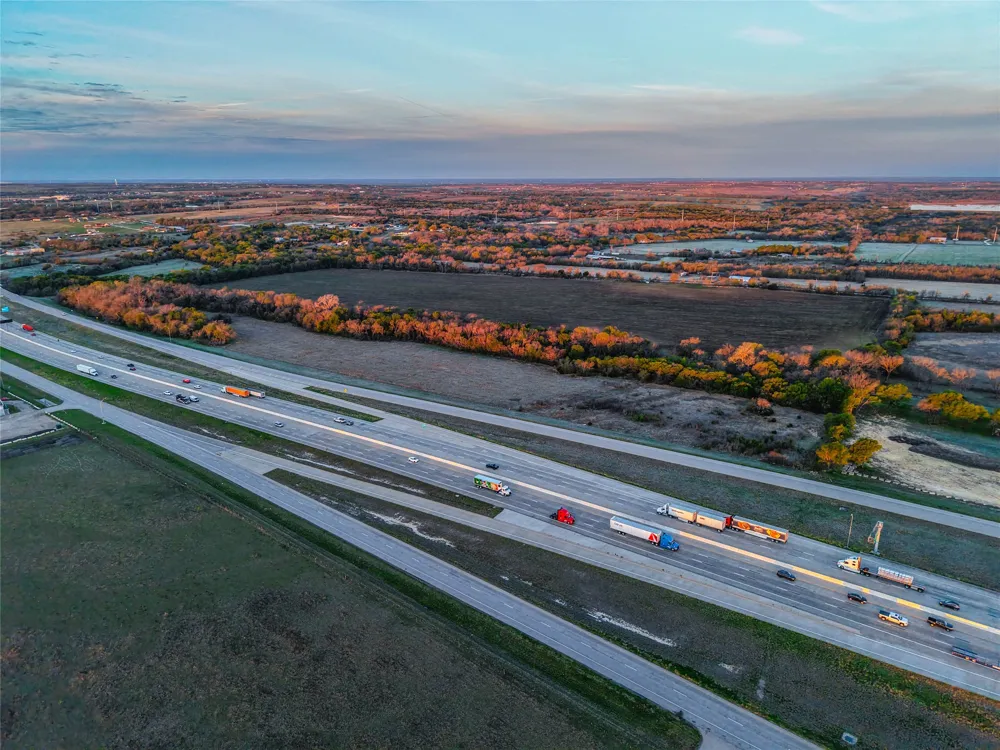 Ih 35 Troy, TX 76579