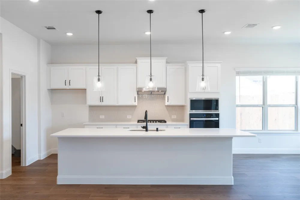 2225 Valencia Drive Little Elm, TX 75068