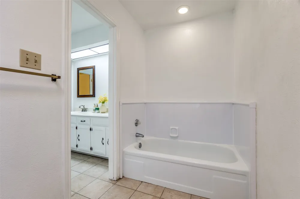 504 Chaffee Drive Arlington, TX 76006