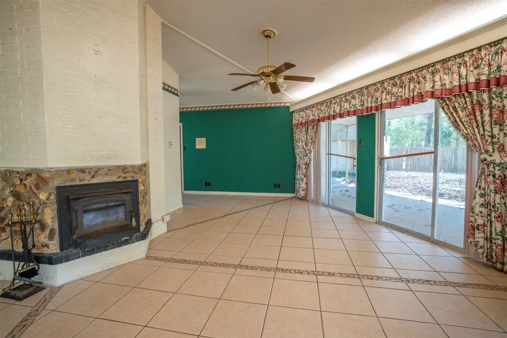 375 County Road 45080 Powderly, TX 75473