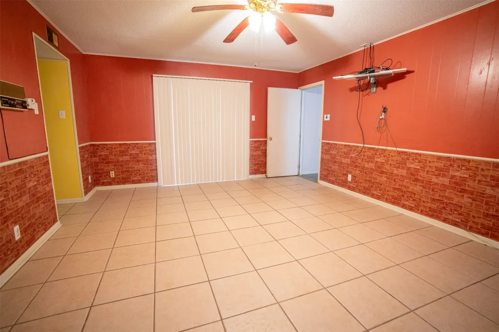 375 County Road 45080 Powderly, TX 75473