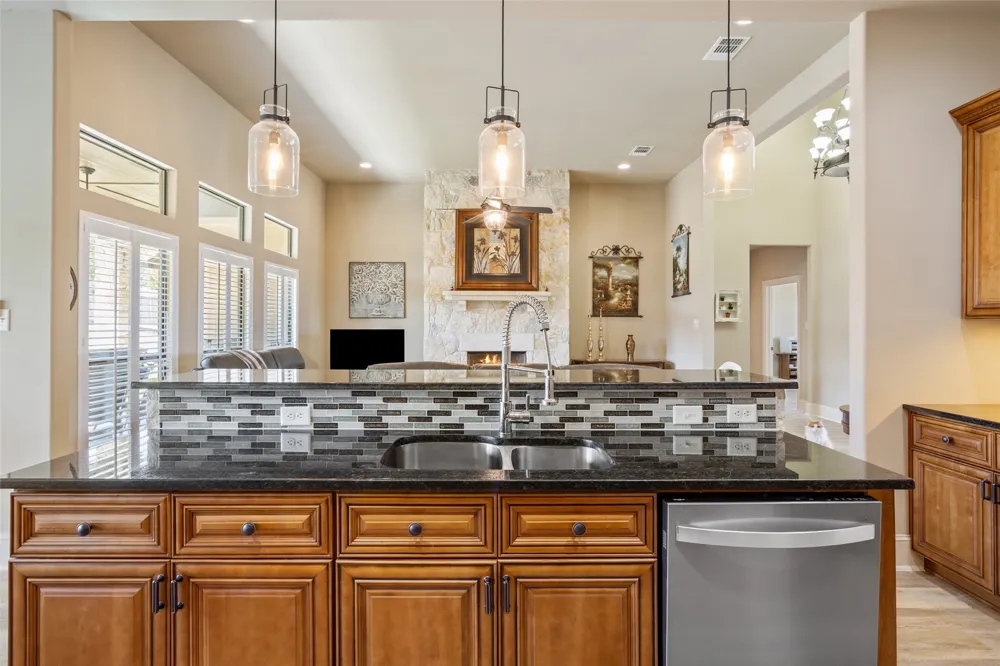 1007 Saddle Bluff Drive Salado, TX 76571