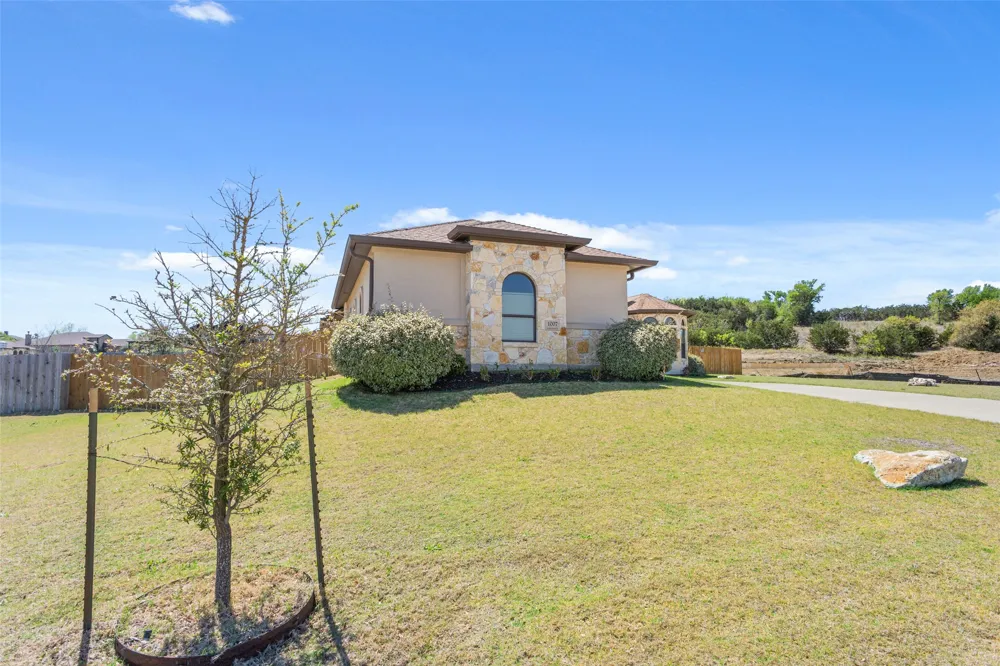 1007 Saddle Bluff Drive Salado, TX 76571