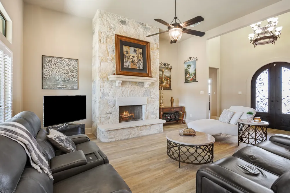 1007 Saddle Bluff Drive Salado, TX 76571