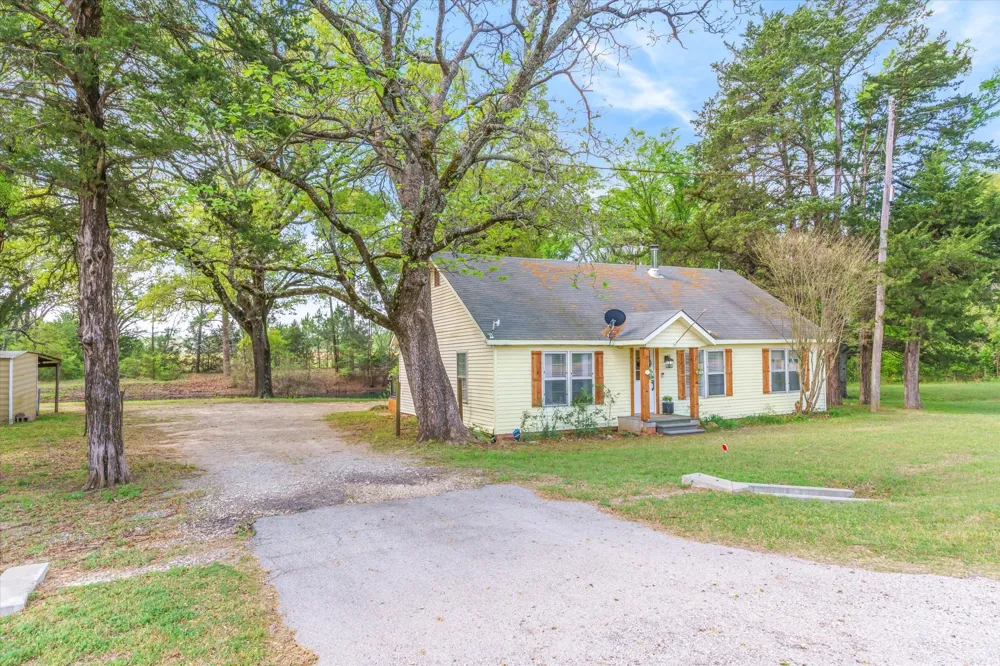 15853 Highway 80 Edgewood, TX 75117