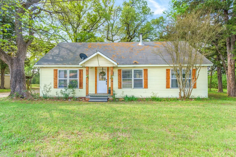 15853 Highway 80 Edgewood, TX 75117