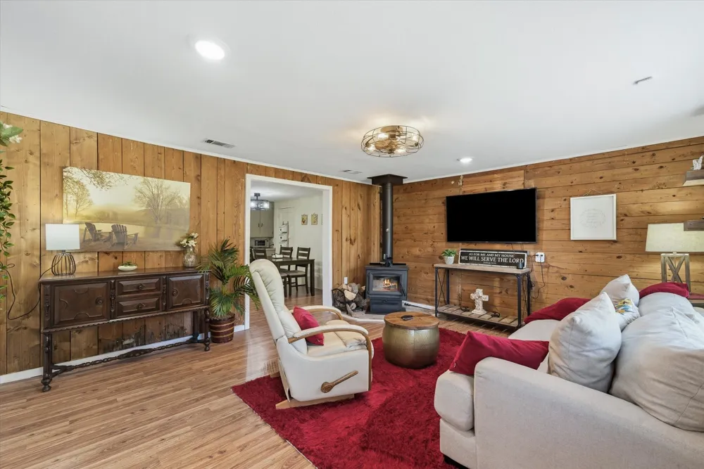 15853 Highway 80 Edgewood, TX 75117