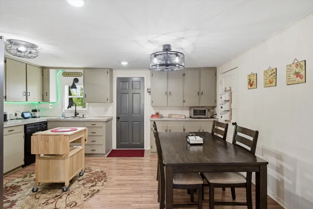 15853 Highway 80 Edgewood, TX 75117