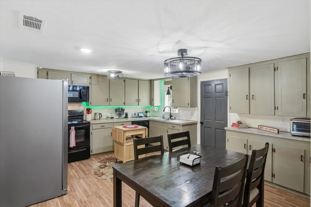 15853 Highway 80 Edgewood, TX 75117