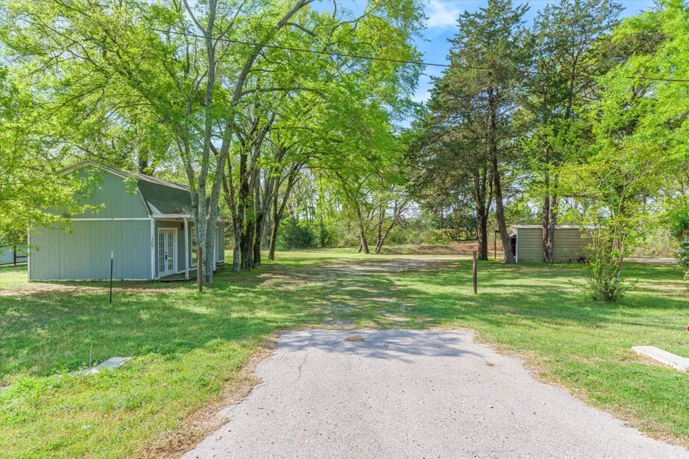 15853 Highway 80 Edgewood, TX 75117
