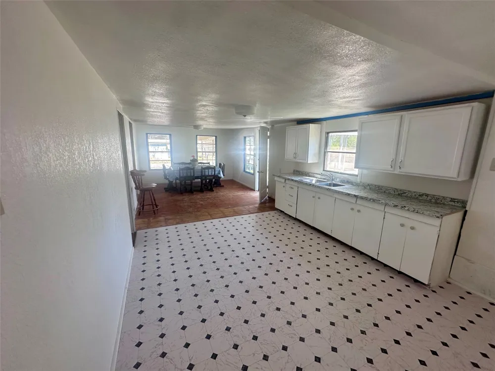 302 W Ripley Street Coleman, TX 76834