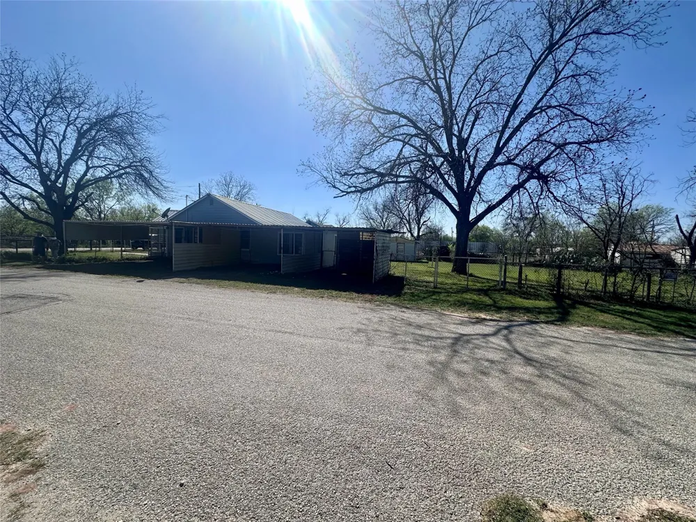 302 W Ripley Street Coleman, TX 76834
