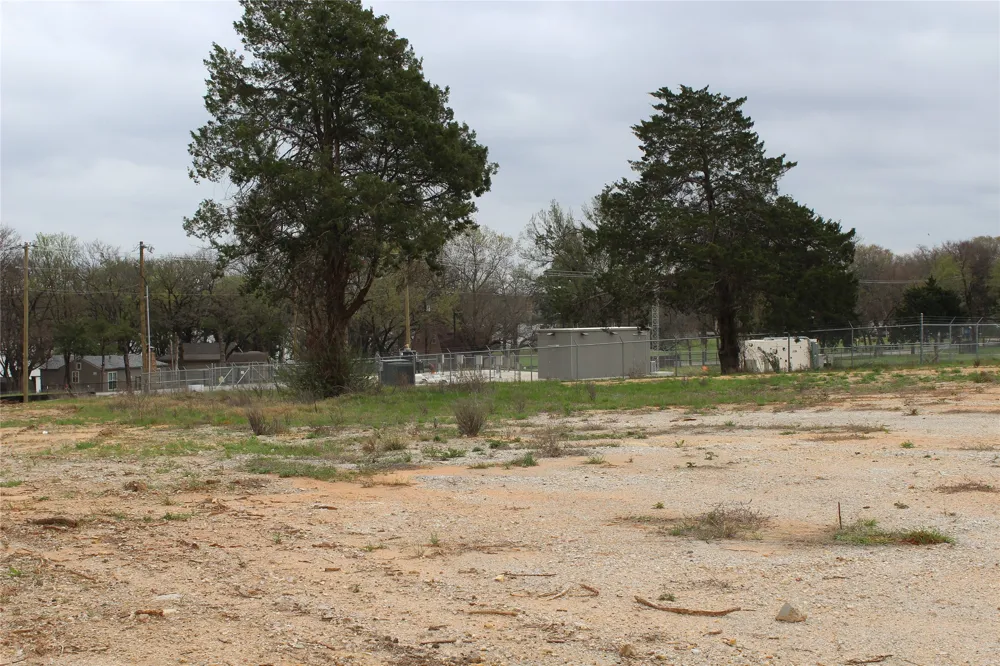 2320 Post Oak Road Hutchins, TX 75141