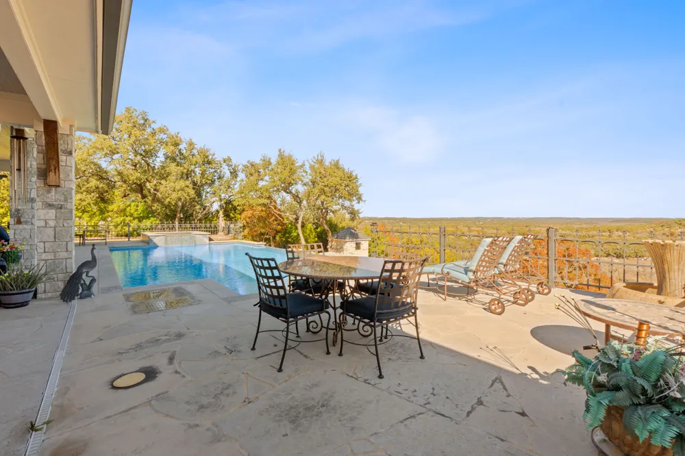 306 Napa Court Driftwood, TX 78619