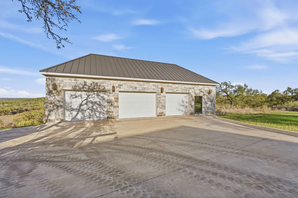 306 Napa Court Driftwood, TX 78619