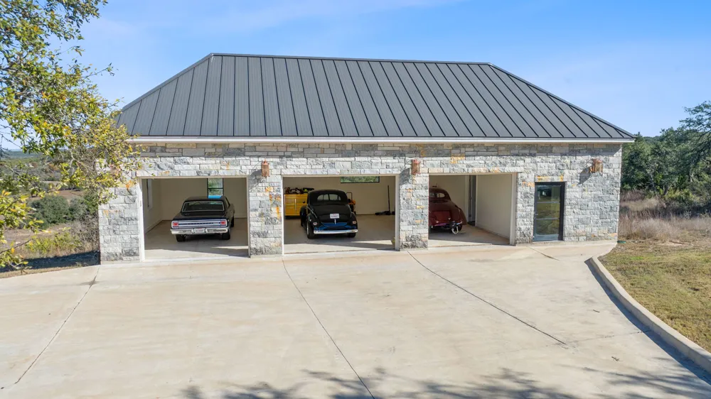 306 Napa Court Driftwood, TX 78619