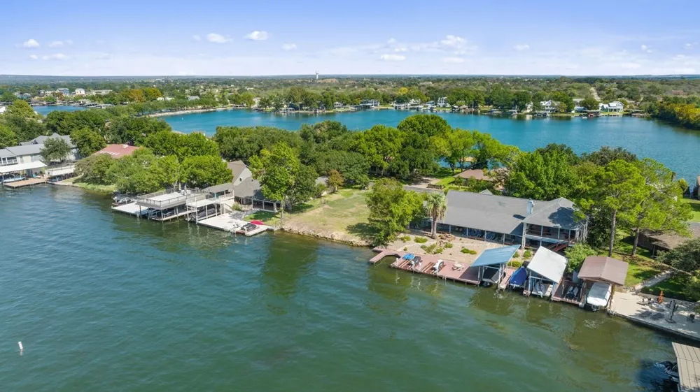 30 Beaver Island Granite Shoals, TX 78654
